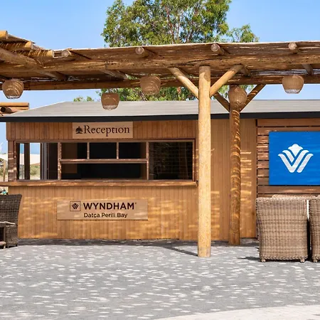 Wyndham Perili Bay מלון 5*